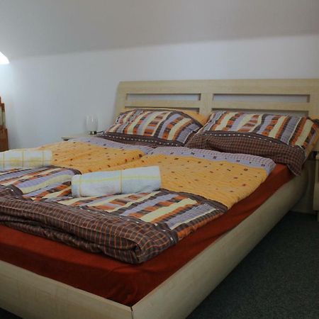 Apartman V Podskali Hluboká nad Vltavou Exterior foto