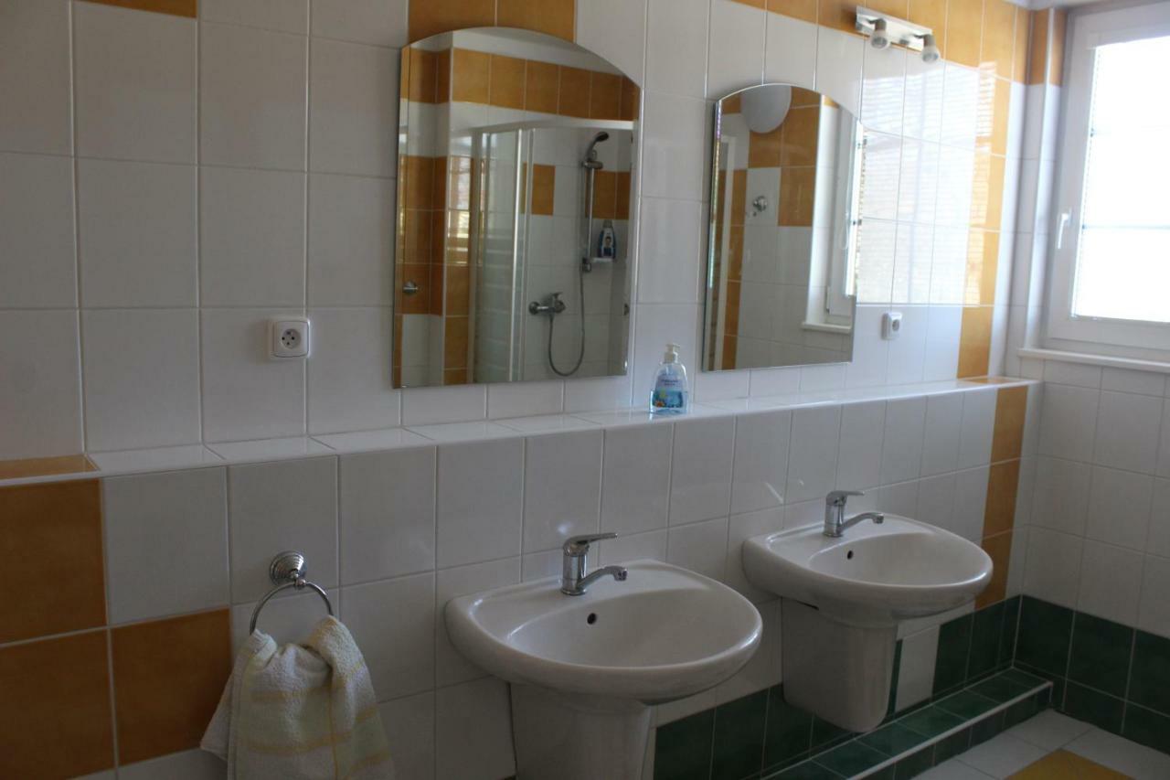 Apartman V Podskali Hluboká nad Vltavou Exterior foto
